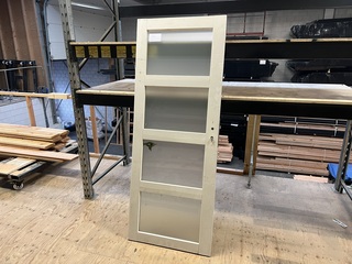 Deur, wit gespoten Hillhout